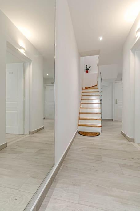 Apartament Agisilaos *